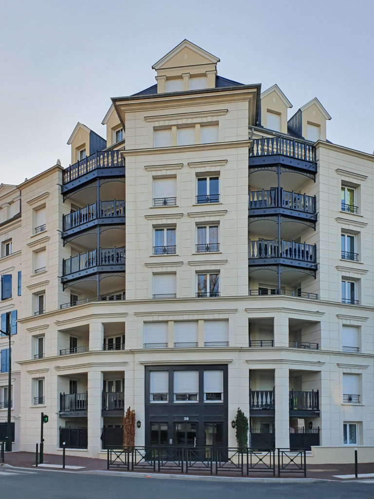 LE PLESSIS-ROBINSON
